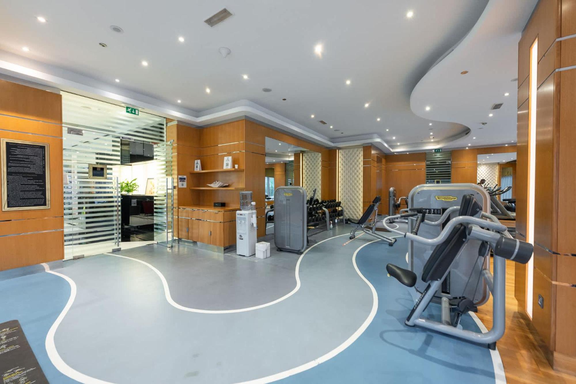 Chic 2 Bedroom In Vibrant Downtown *